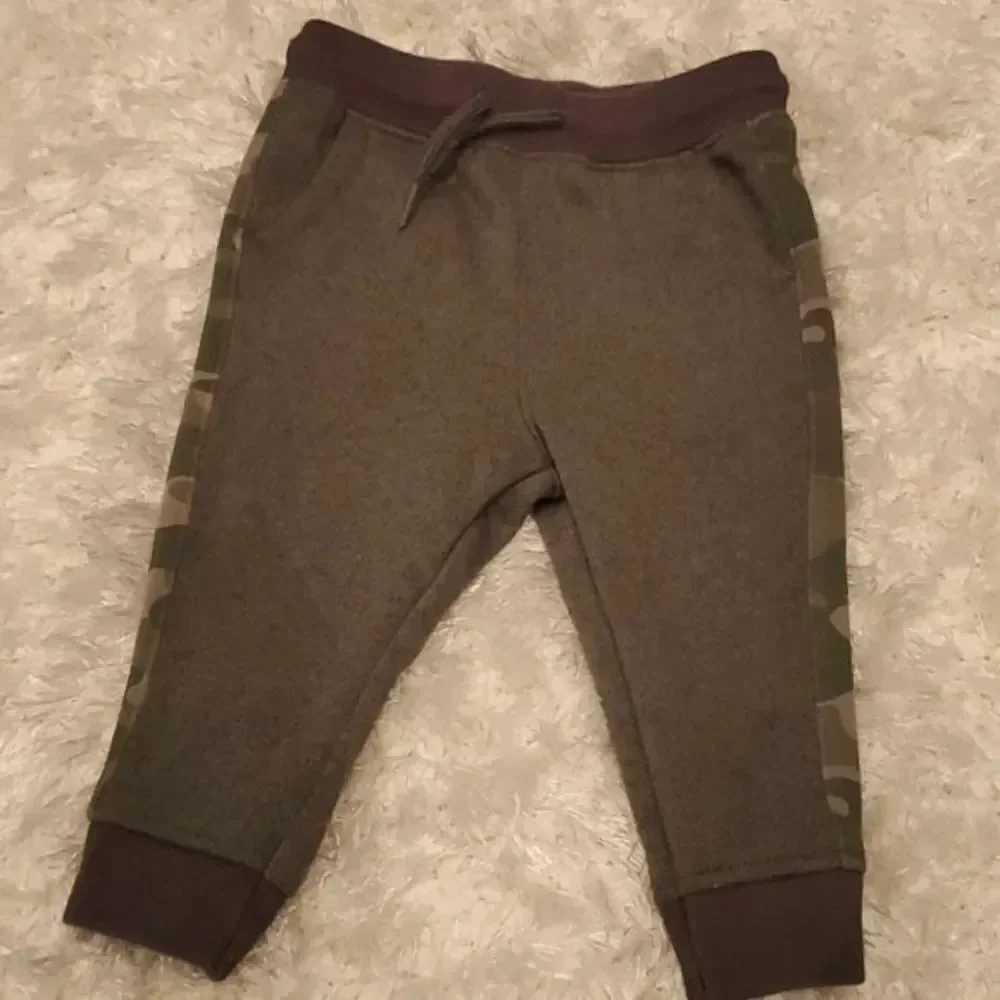 9-12 months Osh Kosh boys sweat pants army